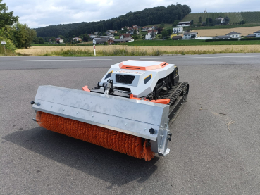 Raupenmäher PLM 90, Ferngesteuerter Mäher auch als Geräteträger mit Hybrid Antrieb